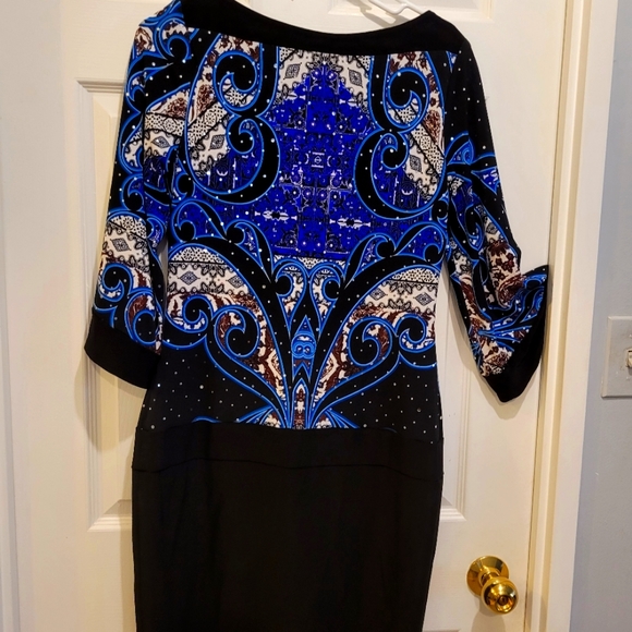 Gorgeous Joseph Ribkoff designer dress. Size 10. Knee length. Slimmer look! - Picture 1 of 2